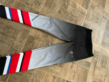 NOVÉ KLUBOVÉ OBLEČENÍ (špatná velikost)